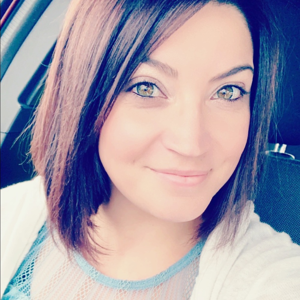 Meet your Posher, Alishia